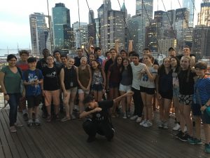 Explore NYC cook with the best chefs! On the Brooklyn Bridge with campusNYC
